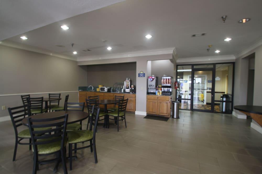 Days Inn By Wyndham Denham Springs-Baton Rouge East מראה חיצוני תמונה