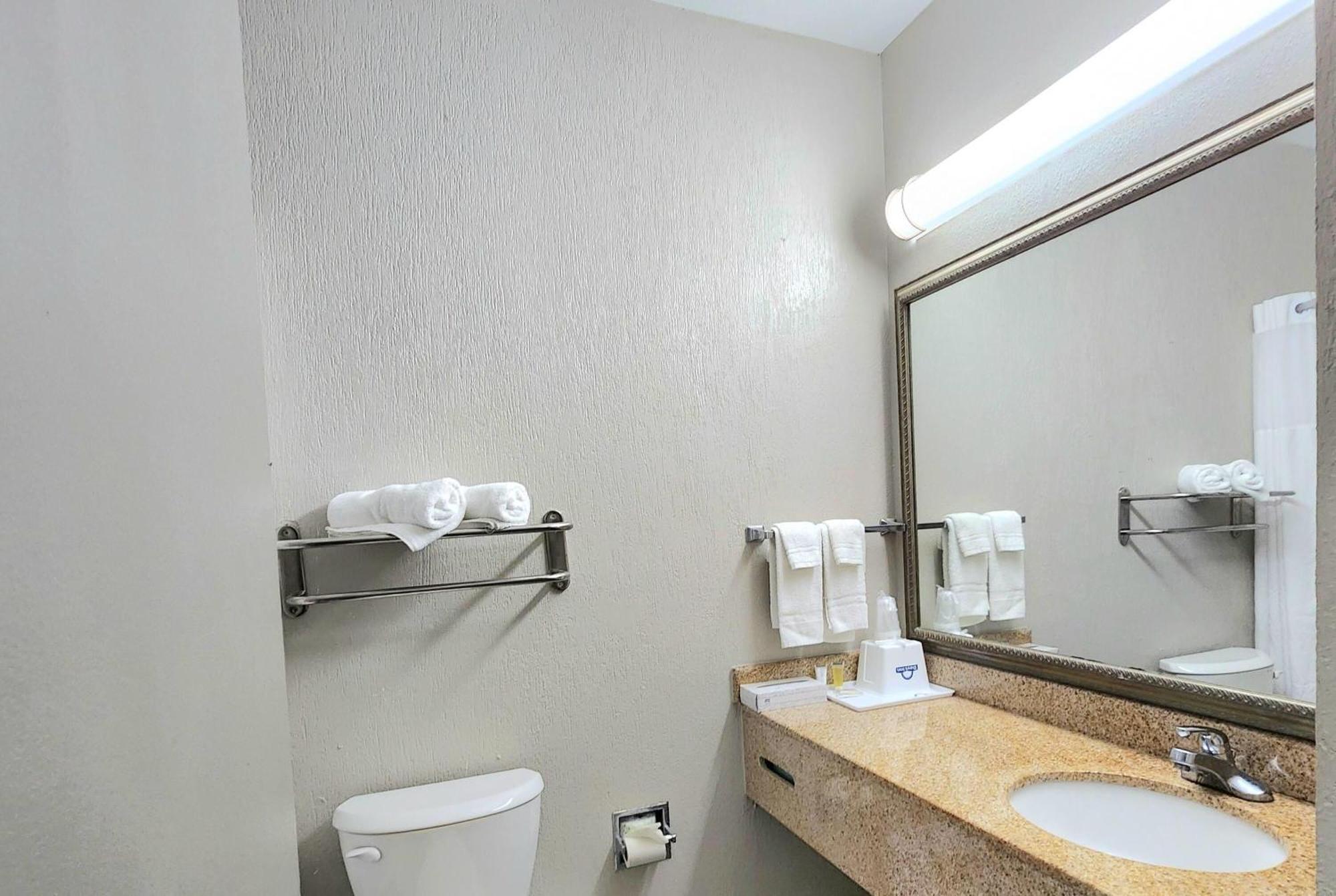 Days Inn By Wyndham Denham Springs-Baton Rouge East מראה חיצוני תמונה